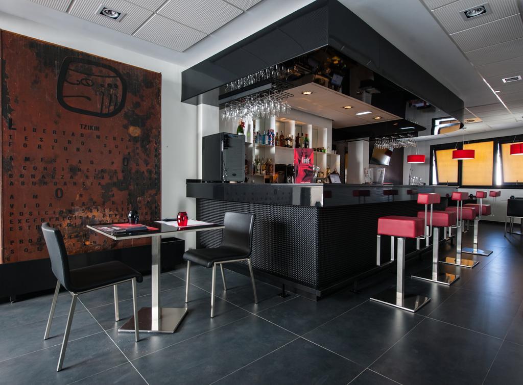 Hotel Loob Madrid (Adults Only) Торрехон-де-Ардос Экстерьер фото