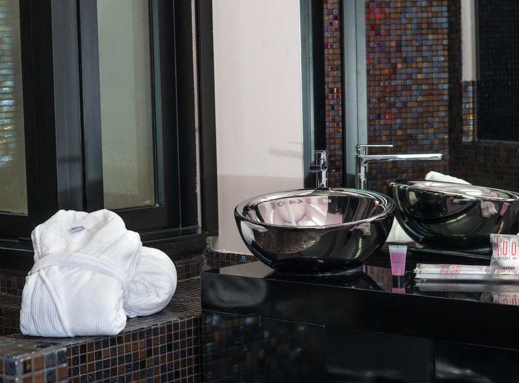 Hotel Loob Madrid (Adults Only) Торрехон-де-Ардос Экстерьер фото