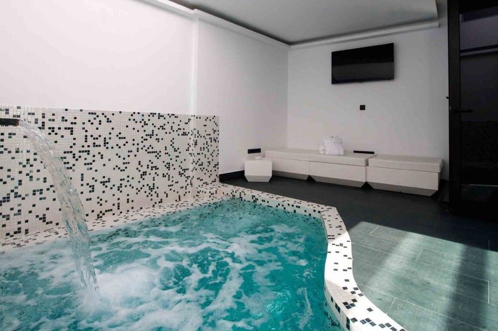 Hotel Loob Madrid (Adults Only) Торрехон-де-Ардос Экстерьер фото
